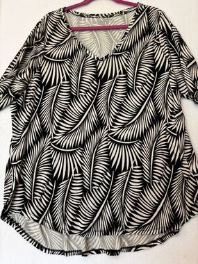 Lane Bryant Palm Print Top 18/20 Black White V-Neck Stretch Blouse